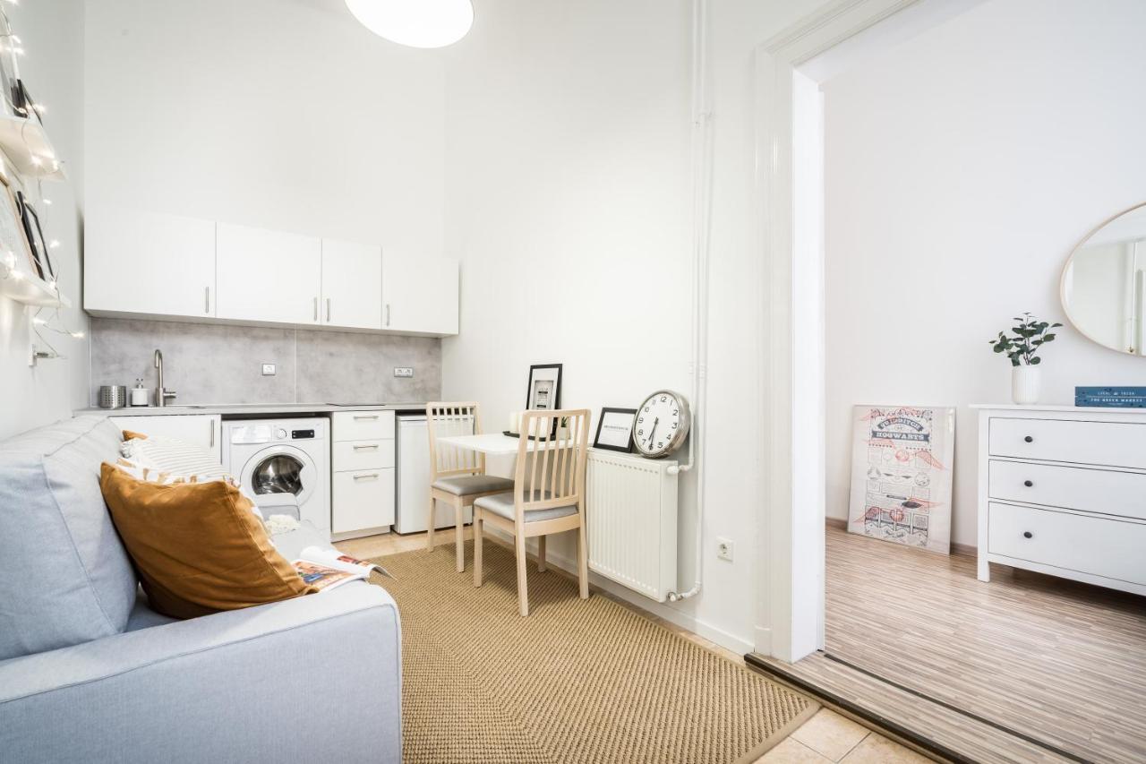 Bpr Delia'S Apartment Будапеща Екстериор снимка