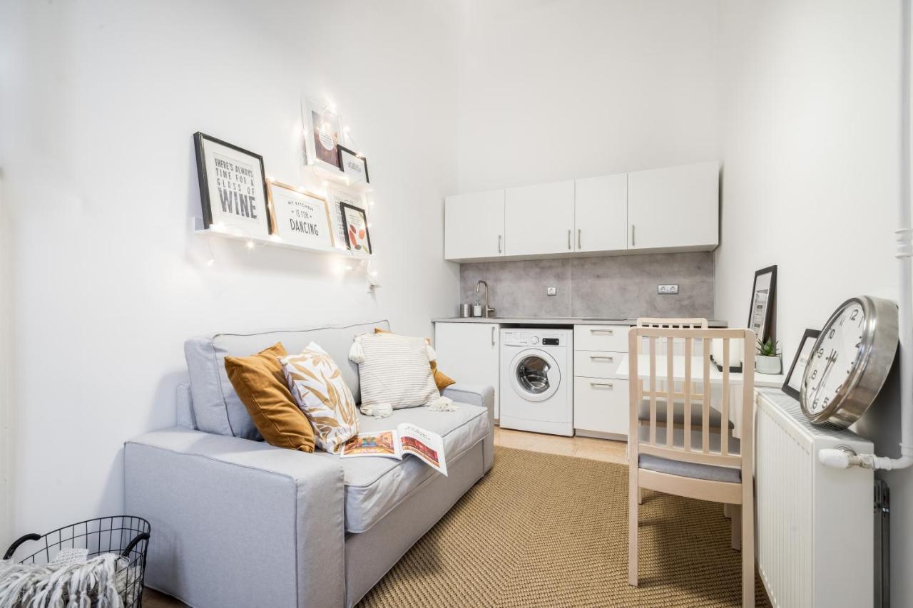 Bpr Delia'S Apartment Будапеща Екстериор снимка